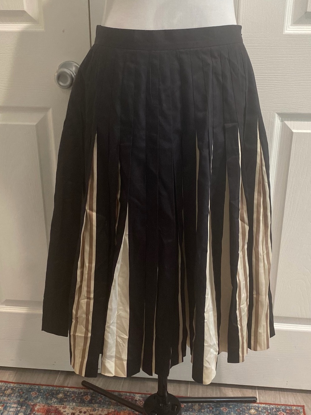 Ann Taylor Black A-Line Pleated Midi Skirt with Cream and Tan Insets